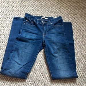 Levi 312 shaping slim jeans